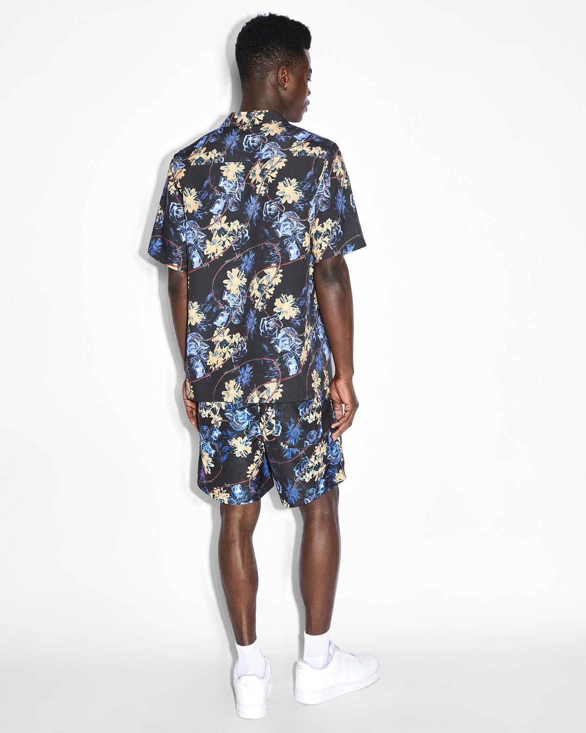 Mens Hyperflower Resort Ss Shirt Black Regular Shirts - Multi Colour