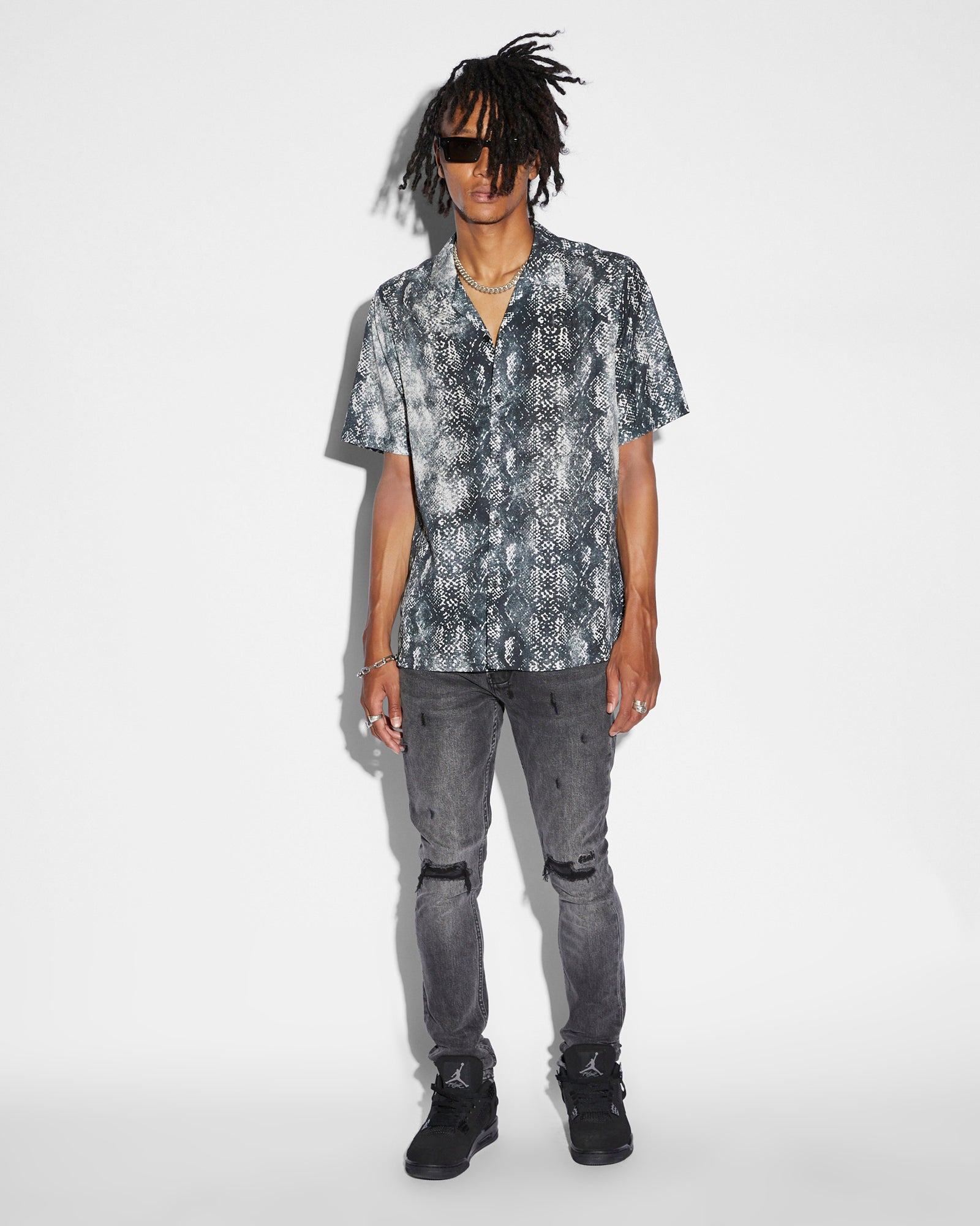 MENS  MAMBA RESORT SS SHIRT BLACK REGULAR SHIRTS