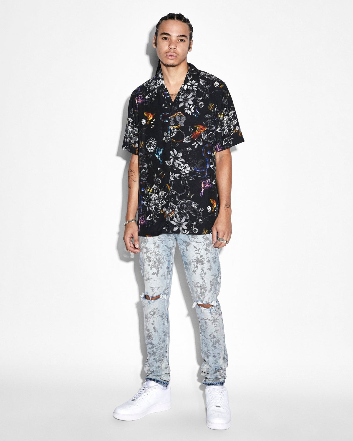 Mens Unearthly Resort Ss Shirt Black Regular Shirts - Black