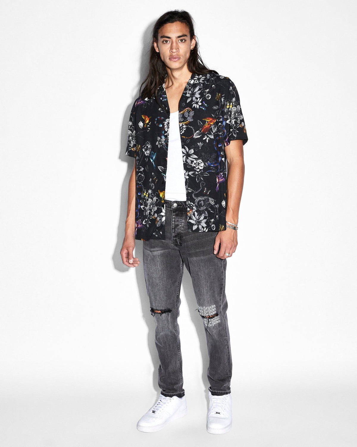Mens Unearthly Resort Ss Shirt Black Regular Shirts - Black