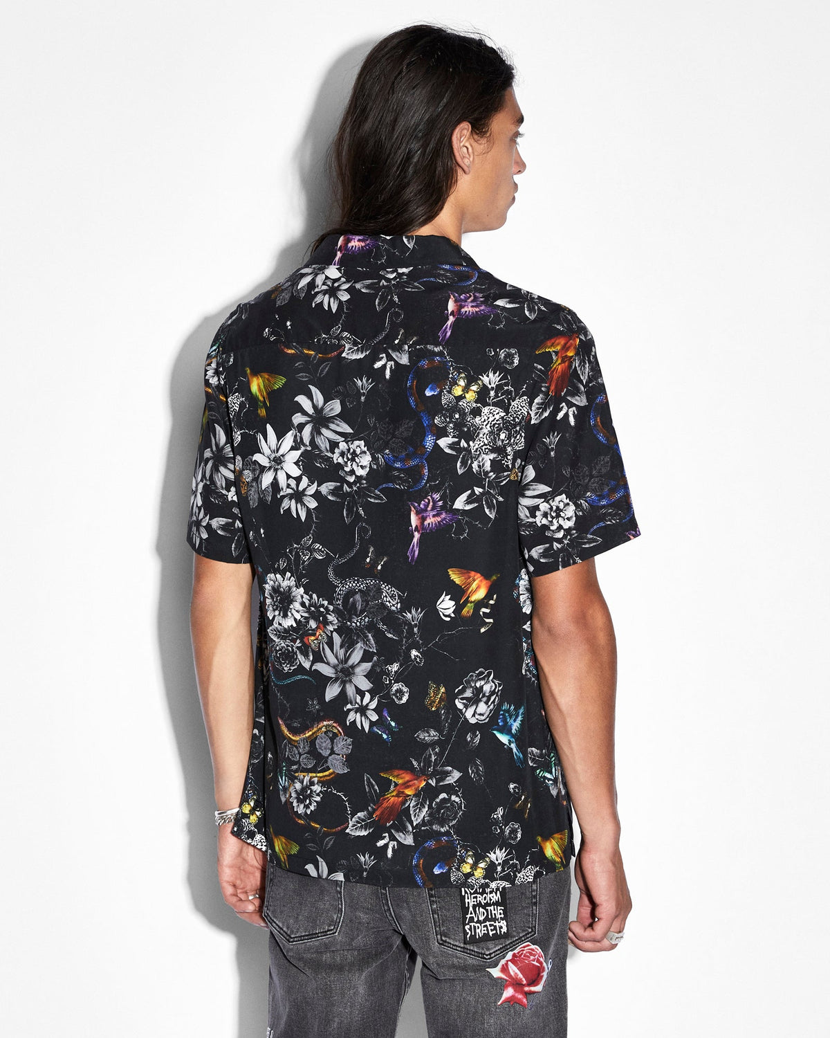 Mens Unearthly Resort Ss Shirt Black Regular Shirts - Black