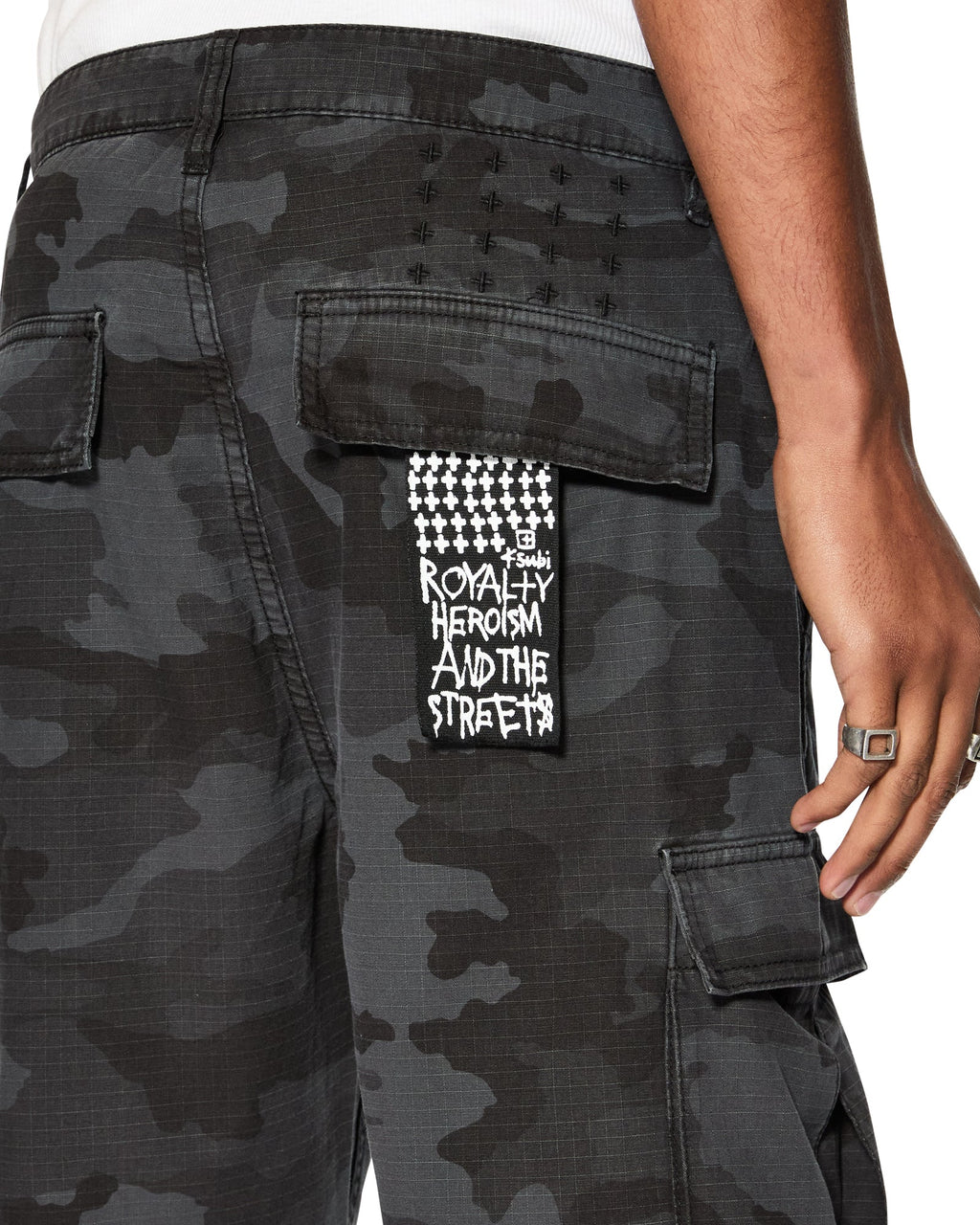 MENS FUGITIVE CARGO SHORT BLACK CAMO WALKSHORTS