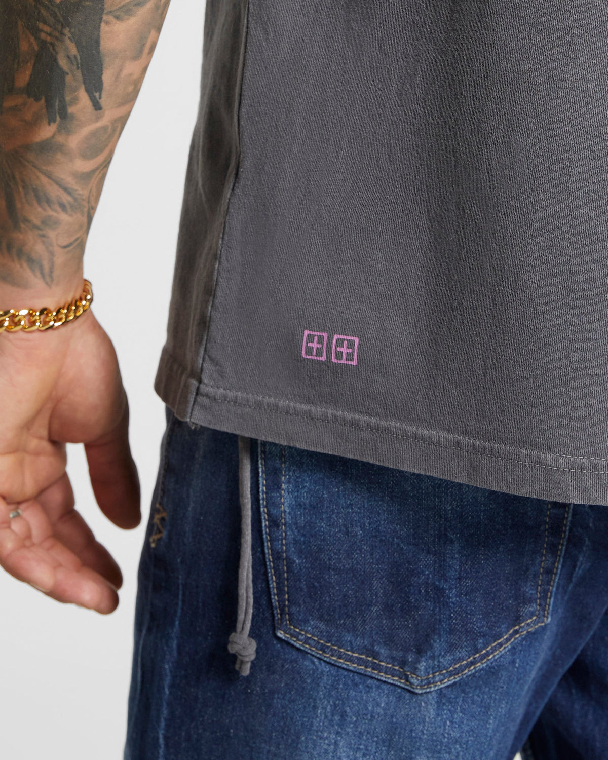 MENS DERANGED KASH SS TEE CHARCOAL TEES