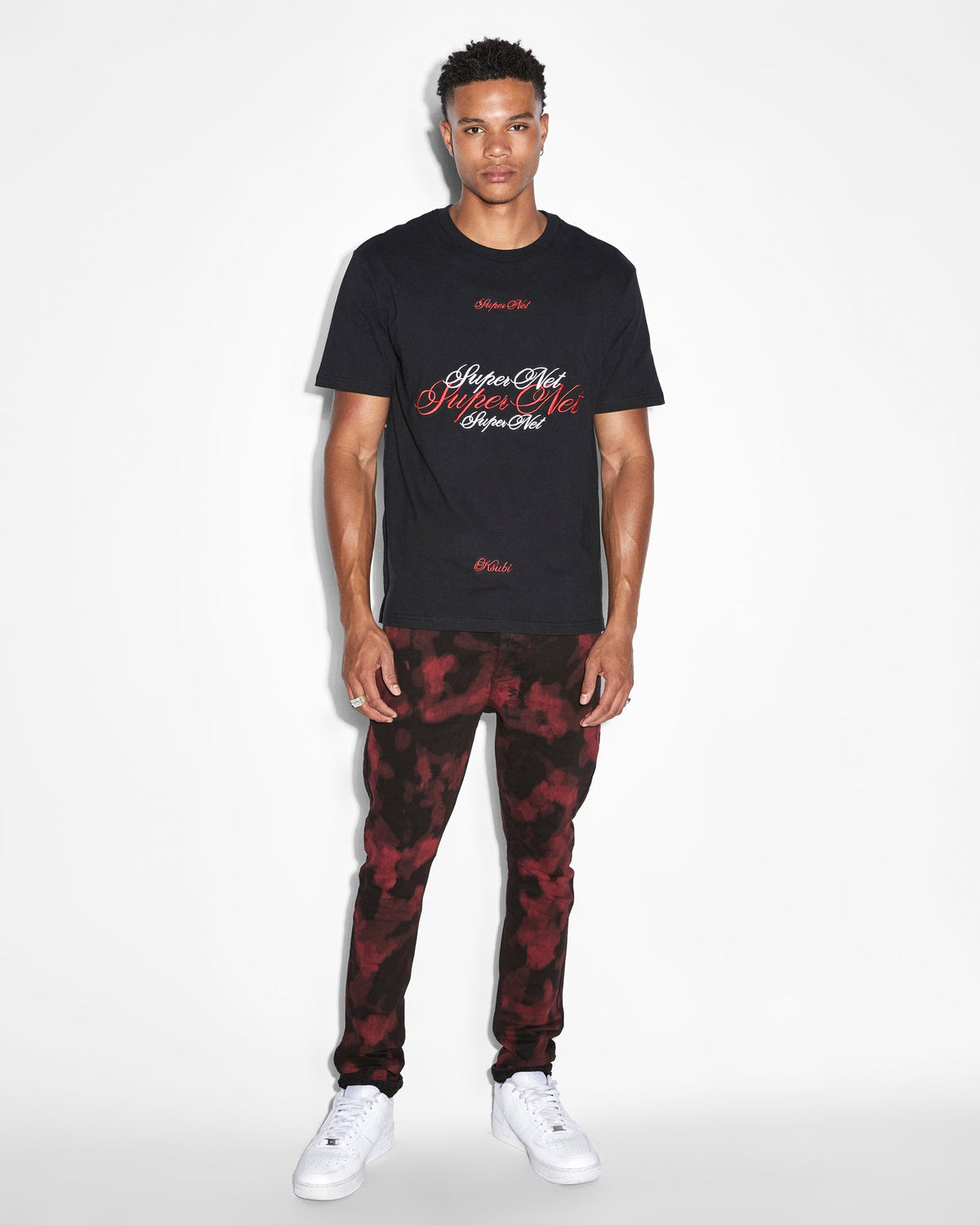 SCRIPTED KASH SS TEE RED/BLACK